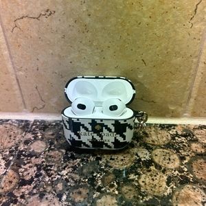New Kate Spade Houndtooths Airpods 3rd generation